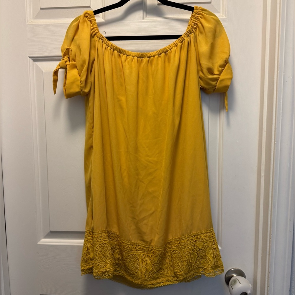 Lulu's On or Off-Shoulder Dress with Tie short sleeves Crocheted Hem